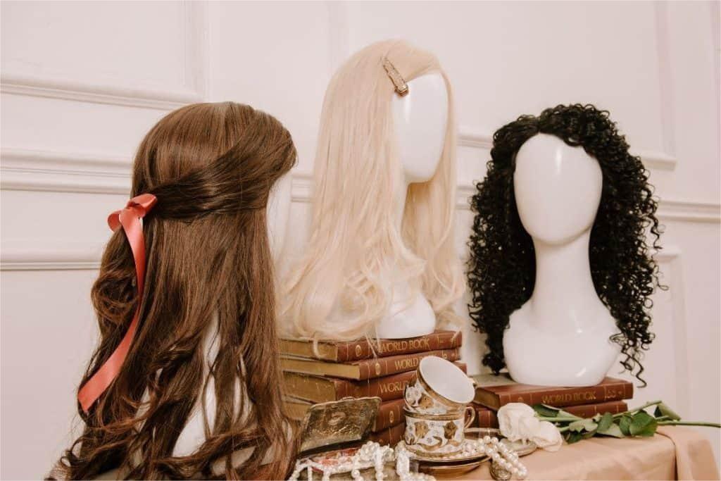 Hw to cut the lace off of your wigs to get a seamless look every